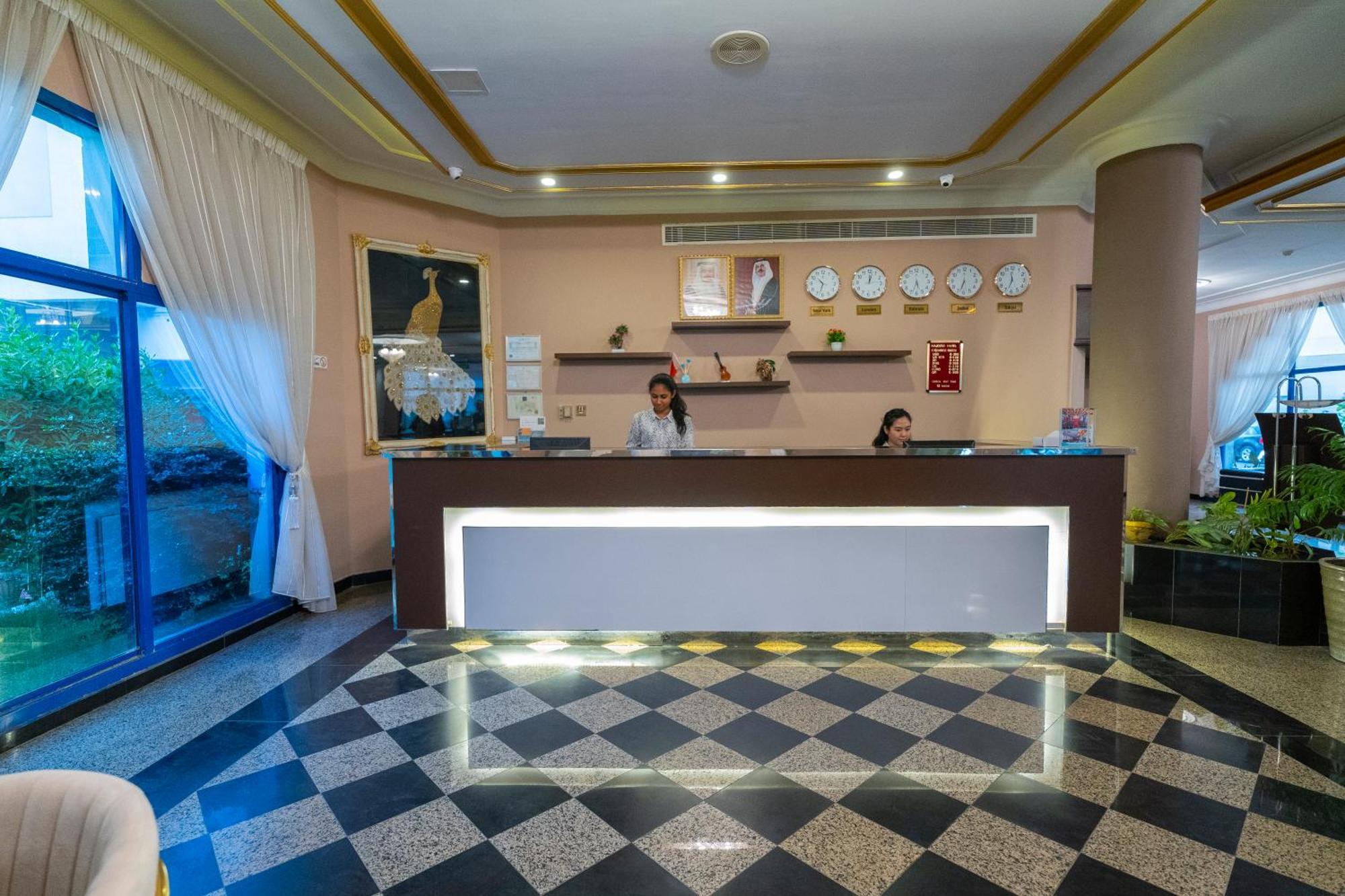 Majestic Hotel Manama Exterior foto